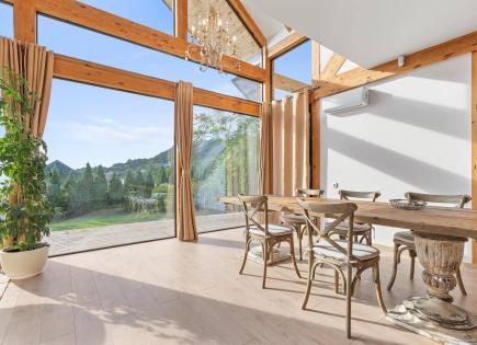 Casa para 450 000 euro en Tivat, Montenegro