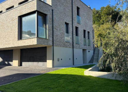 Haus für 639 000 euro in Ljubljana, Slowenien