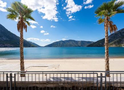 Apartamento para 695 000 euro en Risan, Montenegro