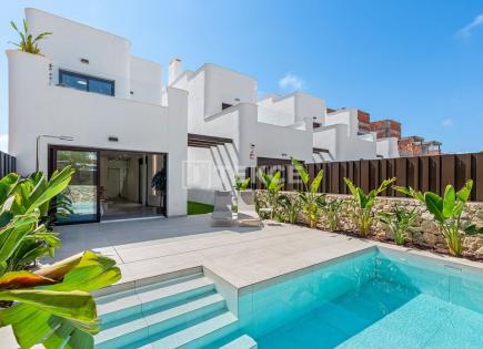 Villa per 540 000 euro a Pilar de la Horadada, Spagna