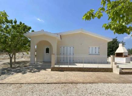 Bungalow for 227 000 euro in Paphos, Cyprus
