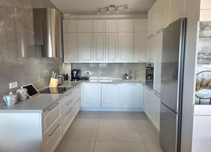 Wohnung für 315 000 euro in Bar, Montenegro