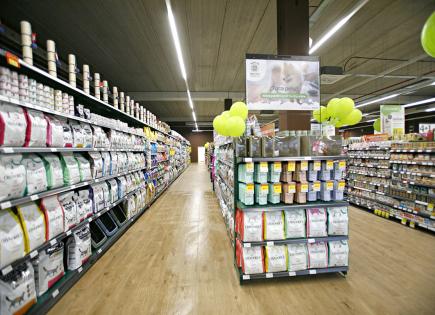 Commercial property for 350 000 euro in Barcelona, Spain