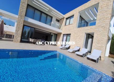 Villa for 2 300 000 euro in Paphos, Cyprus
