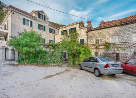 Villa for 475 000 euro in Kotor, Montenegro