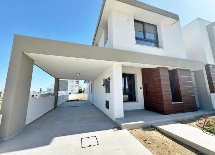 Villa for 440 000 euro in Larnaca, Cyprus