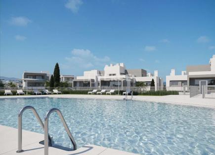 Appartamenti per 432 000 euro a Estepona, Spagna