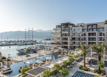 Appartamento per 2 000 000 euro a Tivat, Montenegro