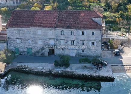Casa para 1 270 000 euro en Prcanj, Montenegro