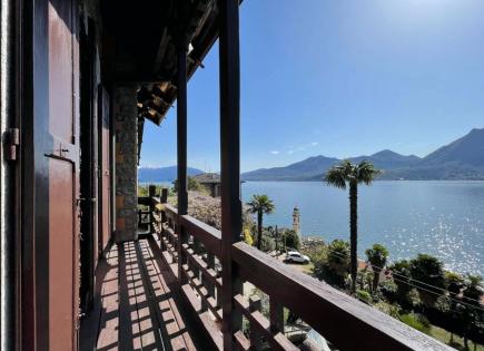 Villa for 2 450 000 euro in Ghiffa, Italy