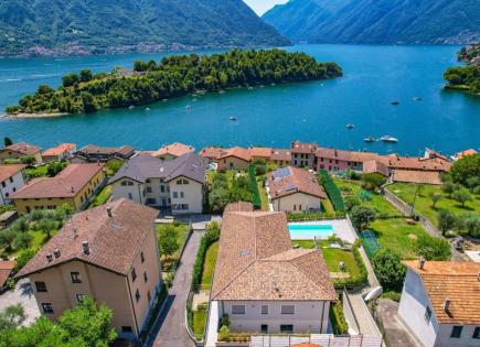 Penthouse for 950 000 euro in Ossuccio, Italy