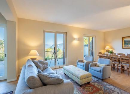 Villa per 1 250 000 euro a Stresa, Italia