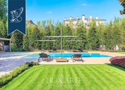 Villa in Milan, Italy (price on request)