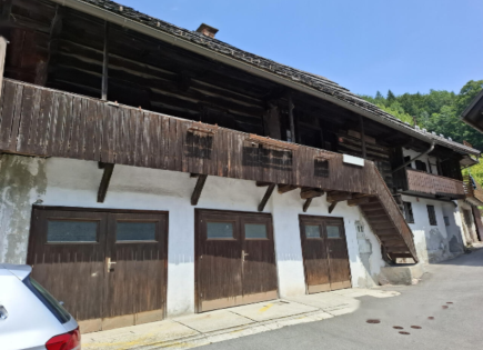House for 85 000 euro in Jesenice, Slovenia