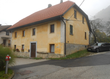 Casa per 89 000 euro a Aidussina, Slovenia