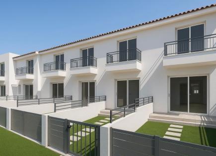 Townhouse for 250 880 euro in Paphos, Cyprus