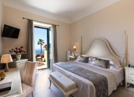 Hotel, albergo per 6 000 000 euro a Taormina, Italia