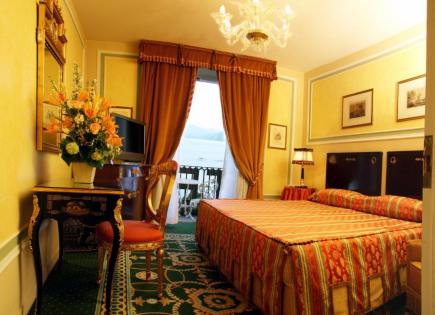 Hôtel pour 7 000 000 Euro à Arona, Italie