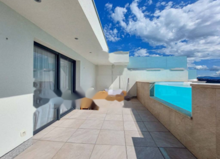 Casa per 1 350 000 euro a Opatija, Croazia