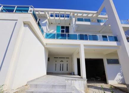 Casa per 500 000 euro a Bar, Montenegro