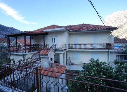 Villa per 370 000 euro a Kotor, Montenegro