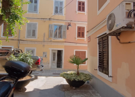 House for 1 390 000 euro in Izola, Slovenia