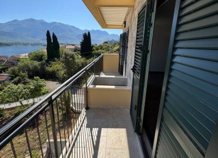 Attico per 410 000 euro a Tivat, Montenegro