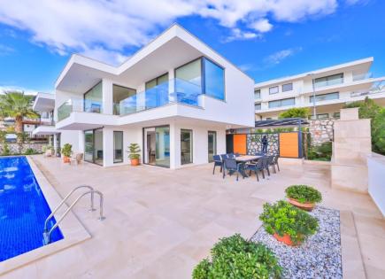 Villa for 1 450 000 euro in Kalkan, Turkey