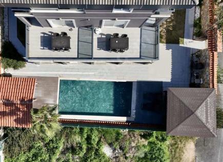 Villa for 1 550 000 euro in Cesme, Turkey