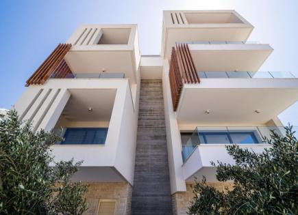 Commercial property for 2 600 000 euro in Paphos, Cyprus