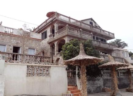 Hotel for 1 590 000 euro in Krasici, Montenegro