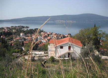 Terreno per 3 500 000 euro a Tivat, Montenegro