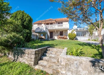 Villa für 650 000 euro in Tivat, Montenegro