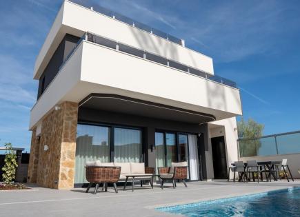 Villa for 555 000 euro in Ciudad Quesada, Spain