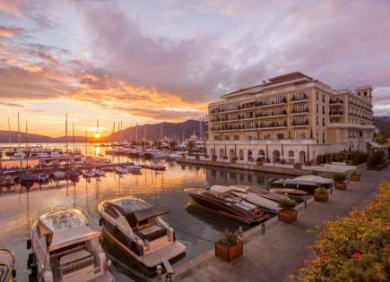 Apartamento para 2 700 000 euro en Tivat, Montenegro