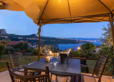 Wohnung für 690 000 euro in Opatija, Kroatien