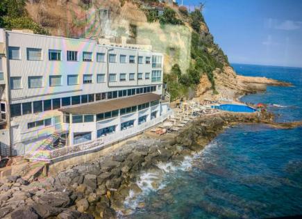 Hotel para 3 700 000 euro en Ospedaletti, Italia