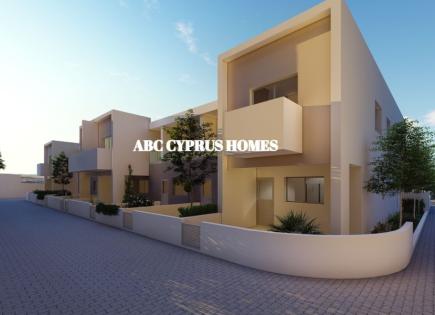 Townhouse for 400 000 euro in Paphos, Cyprus
