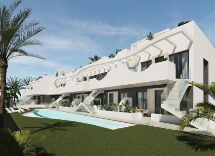 Bungalow for 290 000 euro in Pilar de la Horadada, Spain