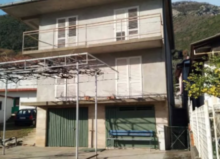 Casa per 165 000 euro a Baošići, Montenegro