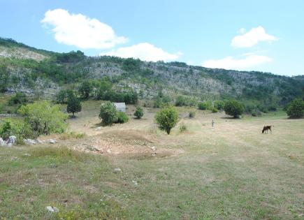 Terreno per 410 500 euro a Nikšić, Montenegro