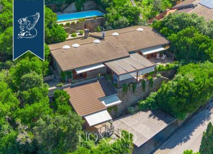 Villa for 2 350 000 euro in Castiglione della Pescaia, Italy