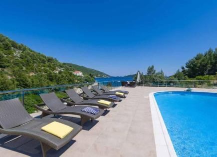 Villa per 1 300 000 euro sull'isola di Curzola, Croazia