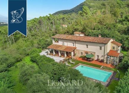Granja para 1 400 000 euro en Lucca, Italia