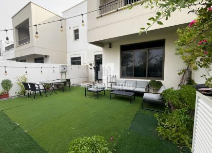 Townhouse for 660 793 euro in Dubai, UAE