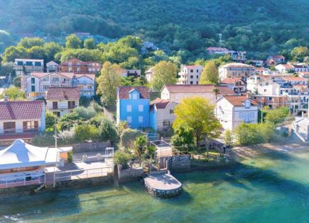 Villa a Stoliv, Montenegro (prezzo su richiesta)