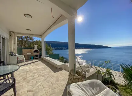 Casa per 950 000 euro a Kruče, Montenegro