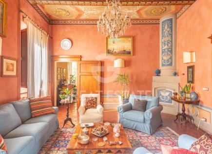 Appartamenti per 680 000 euro a Chiusi, Italia