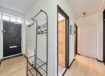 Appartamento per 350 000 euro a Londra, Regno Unito