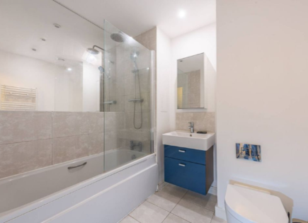 Flat for 295 000 euro in London, United Kingdom